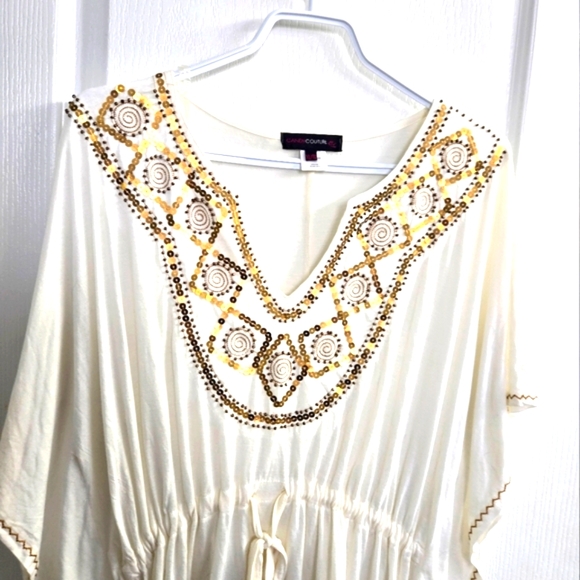 Cream And Gold Cover-Up Size XL - Picture 2 of 2